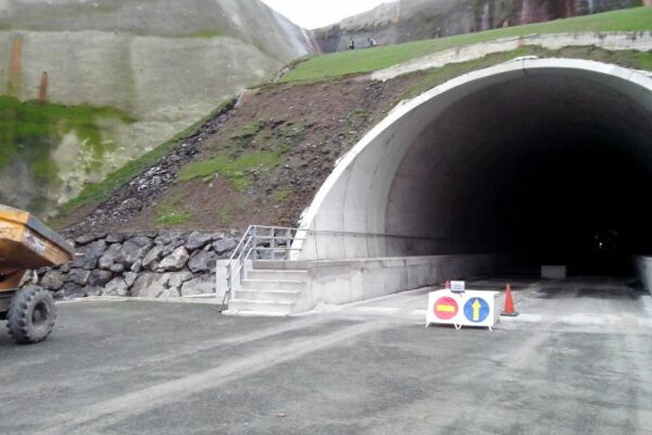 Construction Aramaio Tunnel