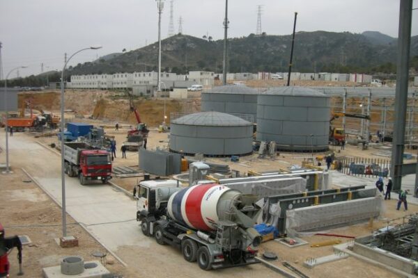 Construction of the Vandellós thermal power plant